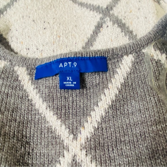 Gray Diamond Pattern Cardigan Sweater Women’s XL - Picture 11 of 13